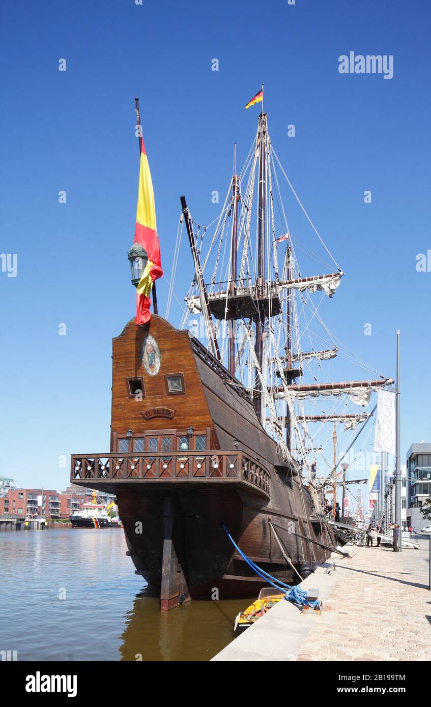 Spanish sailing ship hires stock photography and images Alamy