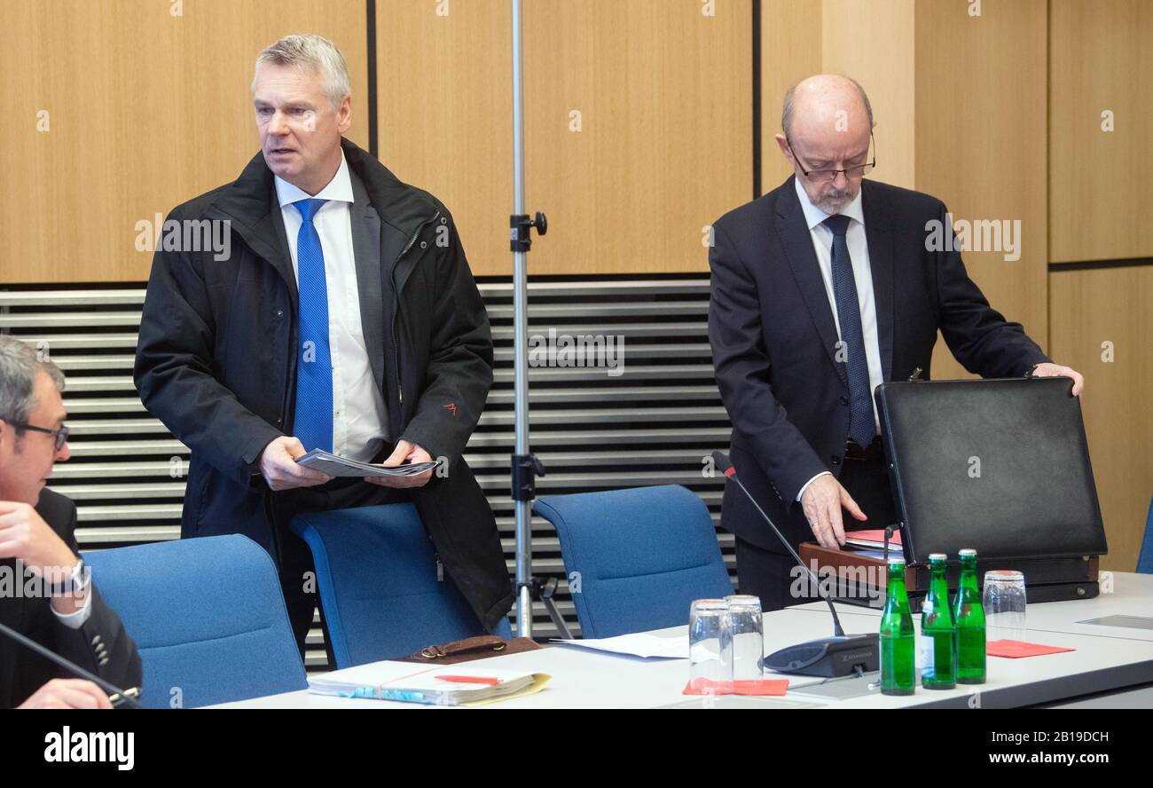 Hanover, Germany. 24th Feb, 2020. Axel Brockmann (l), President of the Lower Saxony State Police Headquarters, and Volker Kluwe, Police Commissioner of the Hanover Police Department, come to the Interior Committee in the Lower Saxony State Parliament. Lower Saxony's state government informs the committee on internal affairs about the state of affairs regarding police protection for a patient from Montenegro at the Medical University of Hannover (MHH). Credit: Julian Stratenschulte/dpa/Alamy Live News Stock Photo