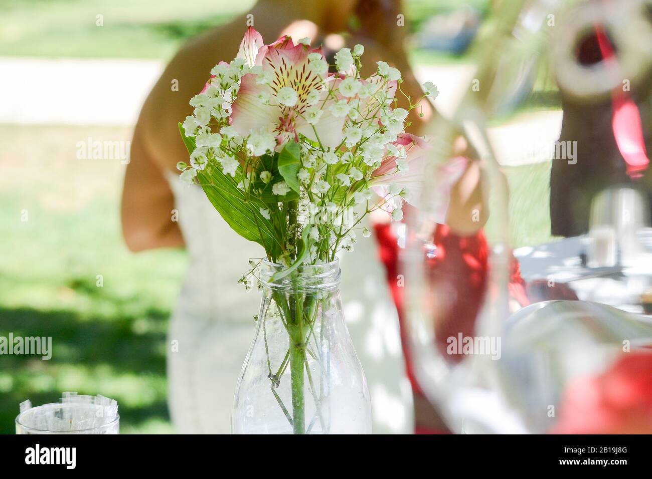Very small wildflowers hi-res stock photography and images - Alamy