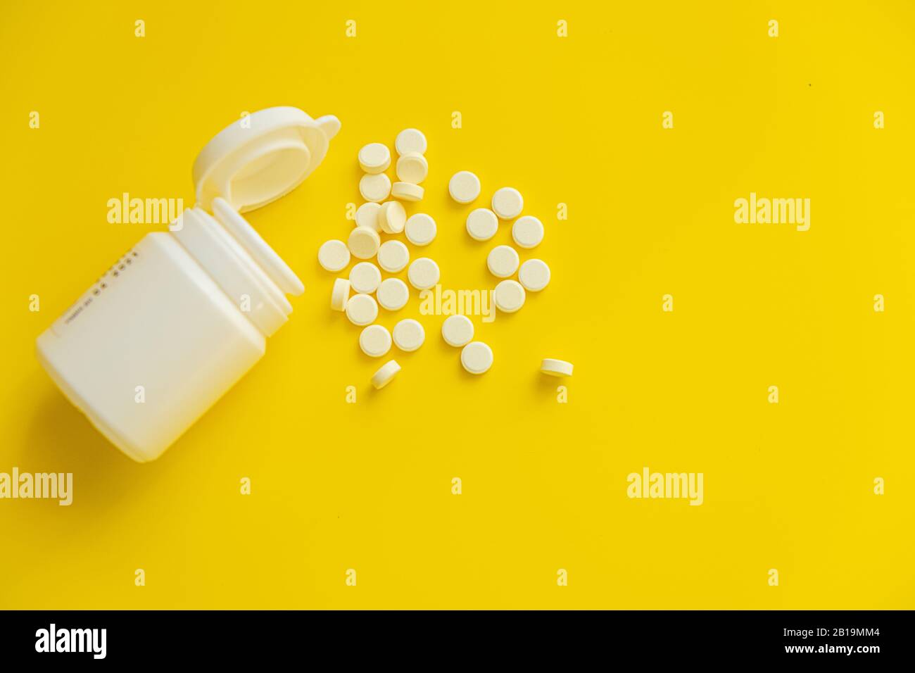 Download Yellow Pill Bottle High Resolution Stock Photography And Images Alamy PSD Mockup Templates