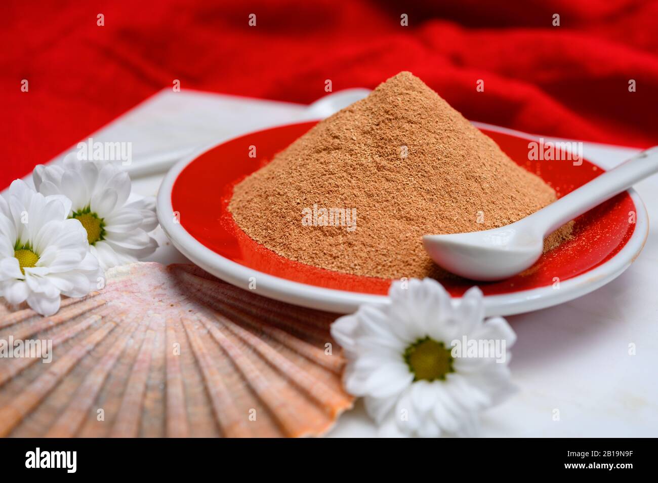 Healthy mud for body and hair treatment ingredient, natural organic red ...