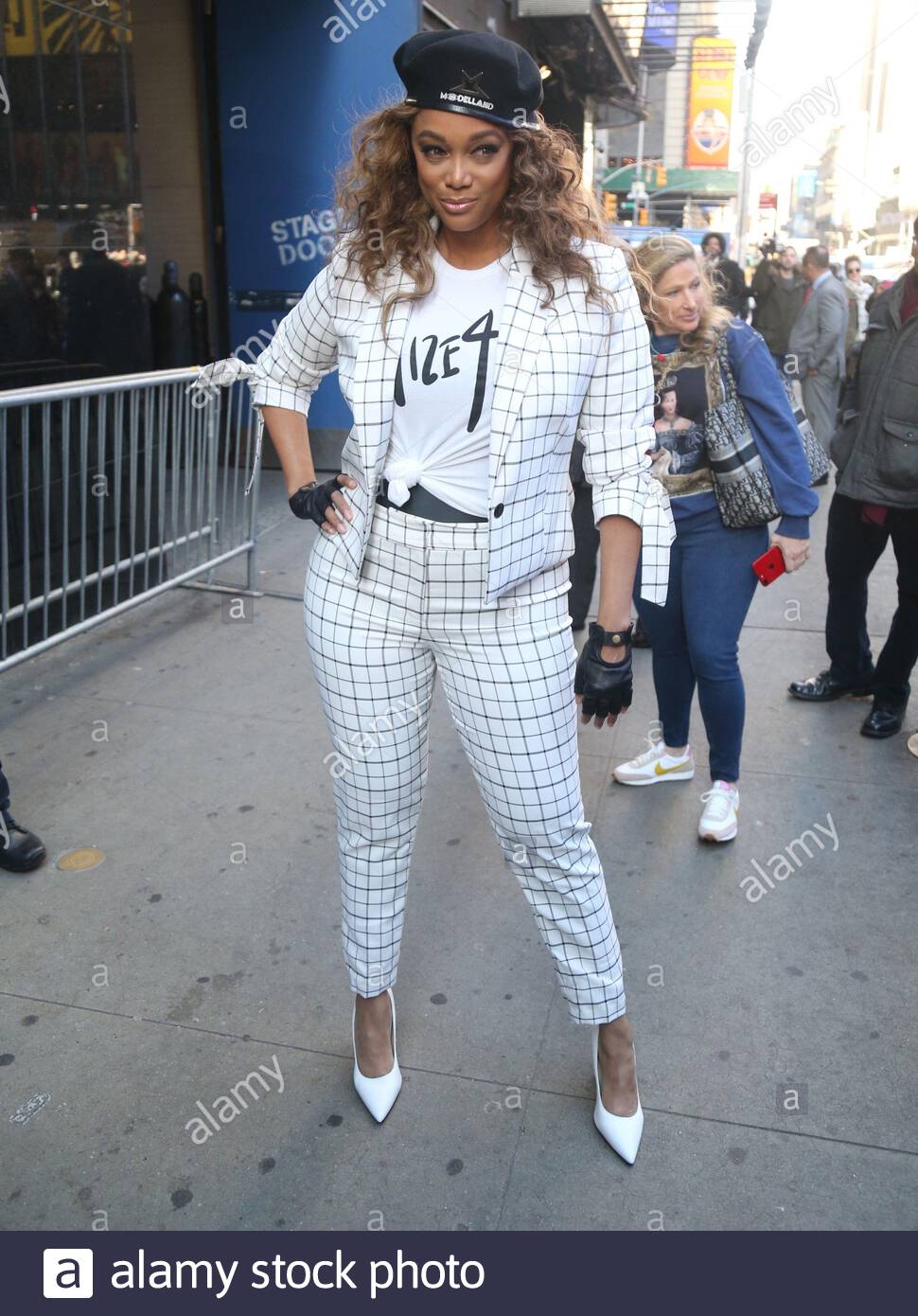 New York Ny Tyra Banks Poses Up A Storm Outside Good Morning