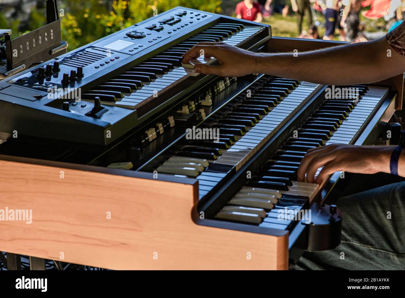 Synthesizer Keyboard High Resolution Stock Photography and Images Alamy