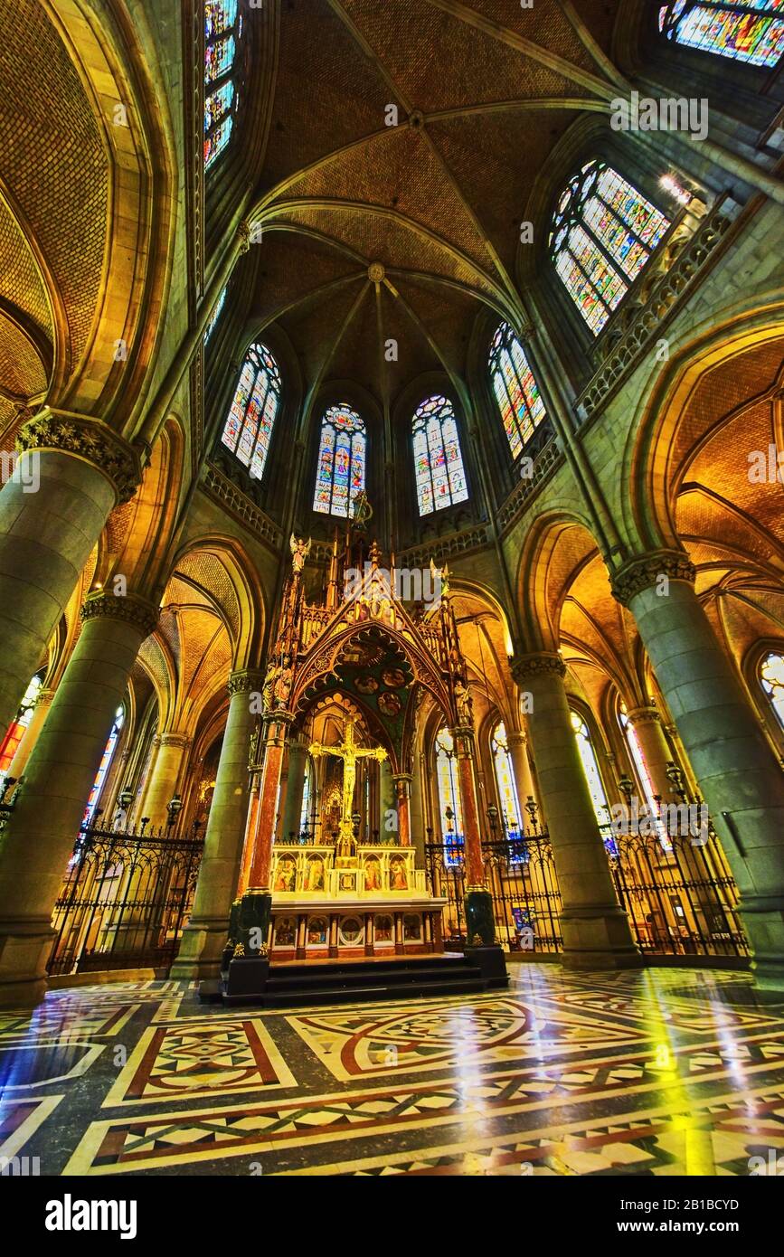 Visiting the New cathedral of Linz, Austria Stock Photo - Alamy