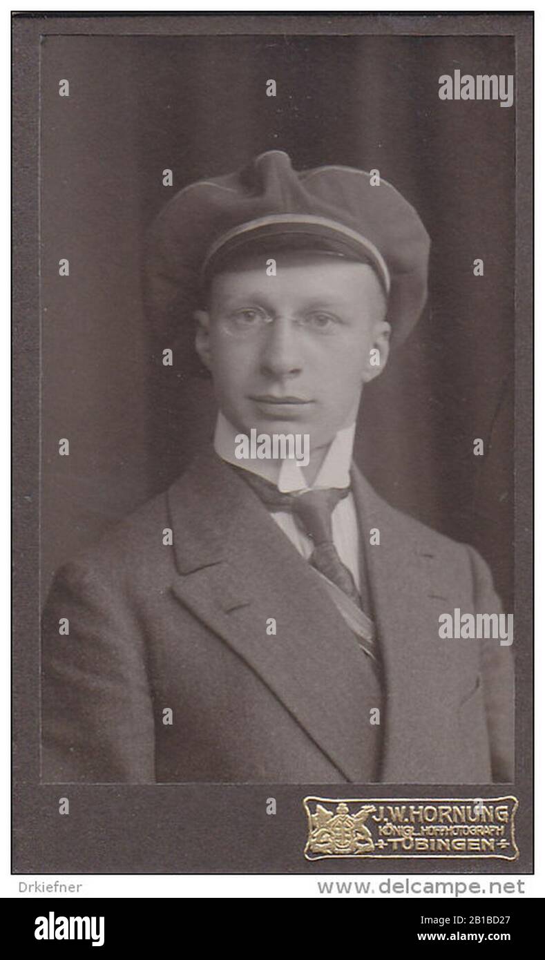 Fritz Pfizenmayer aus Reutlingen als Student in Tübingen, gefallen Verdun 1914, Foto J.W.Hornung, Tübingen, um 1908 (ca. 10,4 x 6,2 cm). Stock Photo