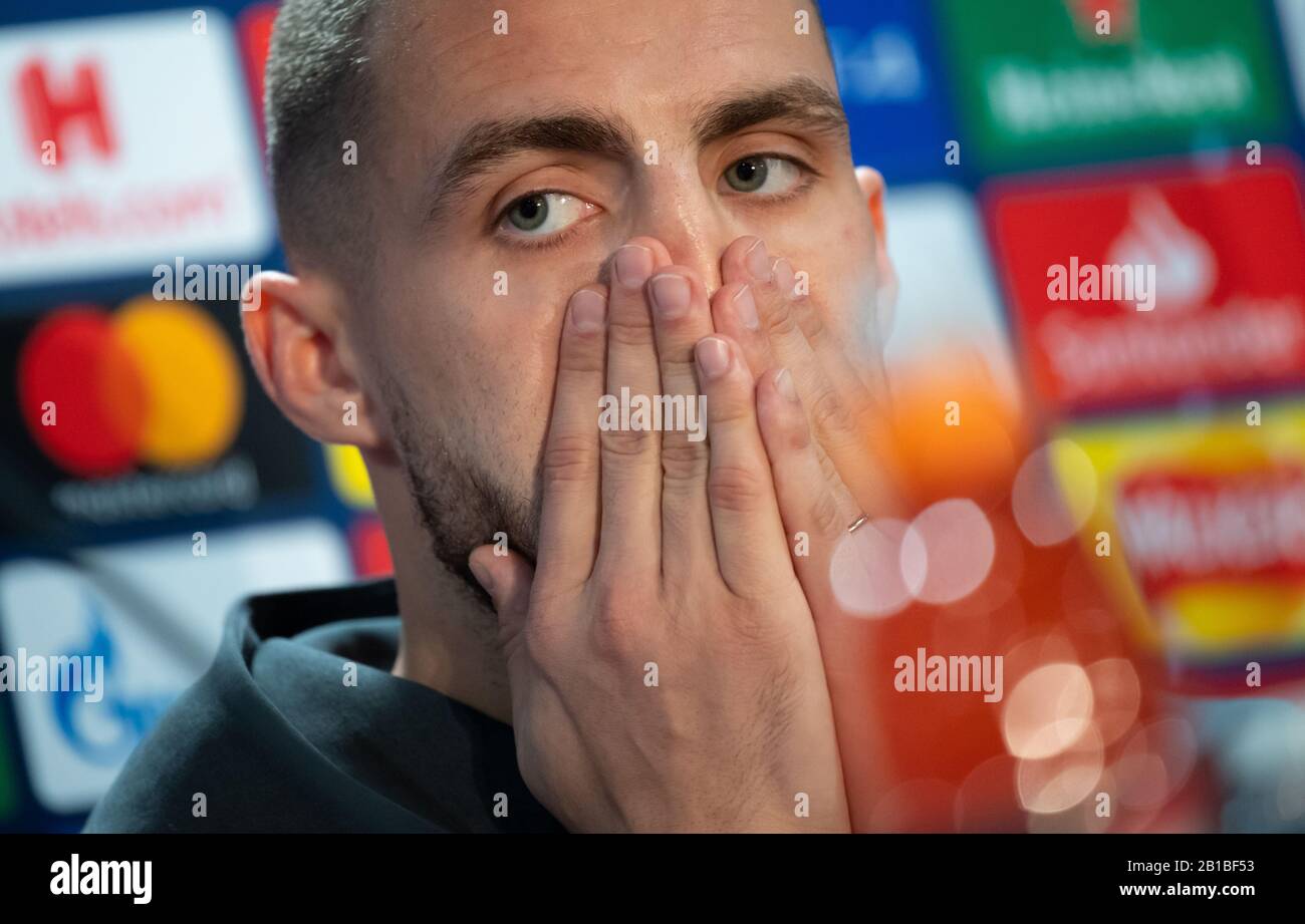 24 February 2020, Great Britain, London: Football: Champions League, Chelsea FC - FC Bayern Munich, knockout round, round of 16, first leg, Chelsea press conference at Stamford Bridge stadium. Mateo Kovacic from Chelsea is on the podium. Photo: Sven Hoppe/dpa Stock Photo