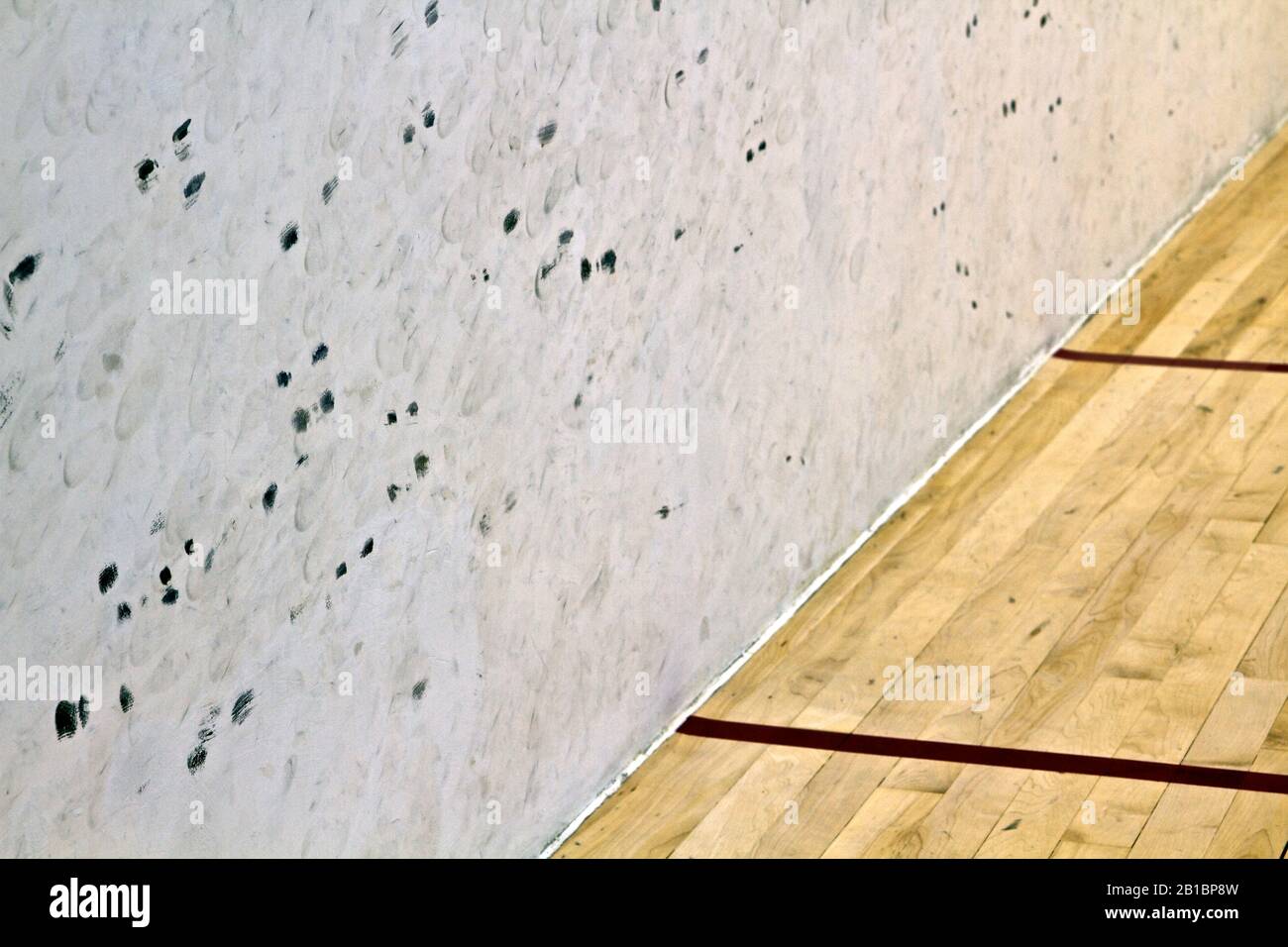 Dubai-Indoor squash court at SkyTower 3 Stock Photo