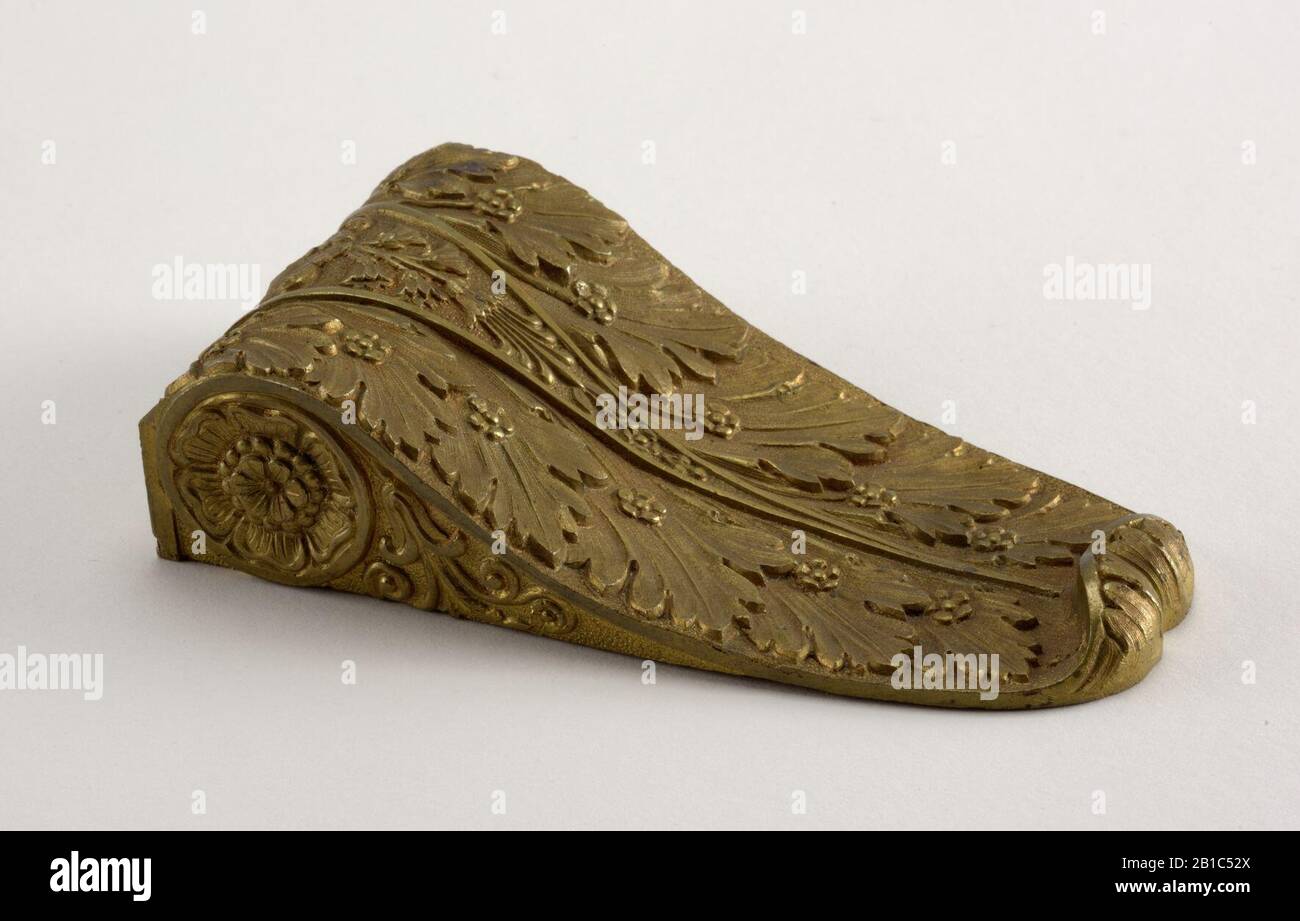 Furniture and ornament hires stock photography and images Alamy