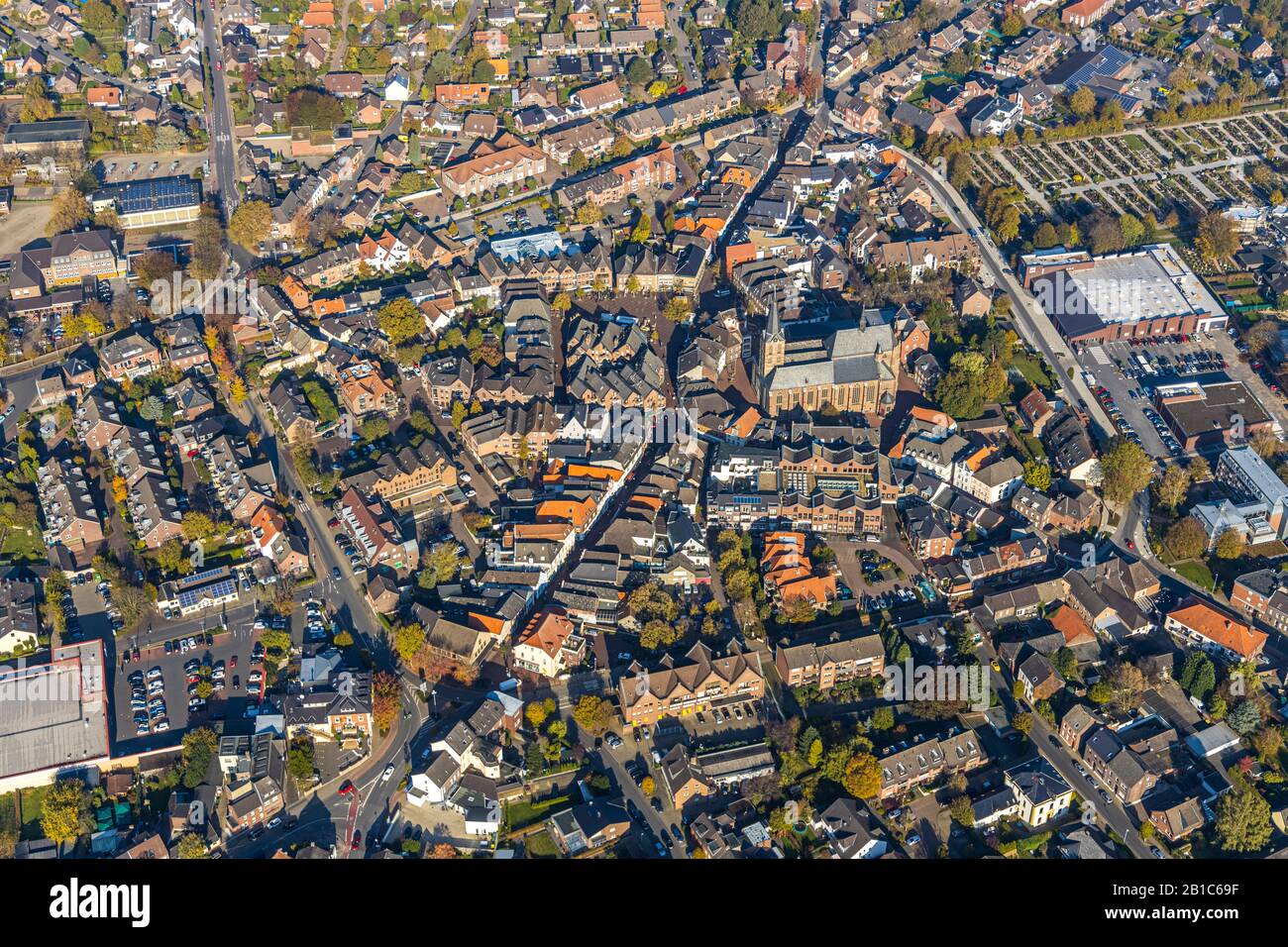 Aerial view, village view Straelen, historically restored old town, catholic church St. Peter and Paul, living and living, Straelen, Niederrhein, Nort Stock Photo
