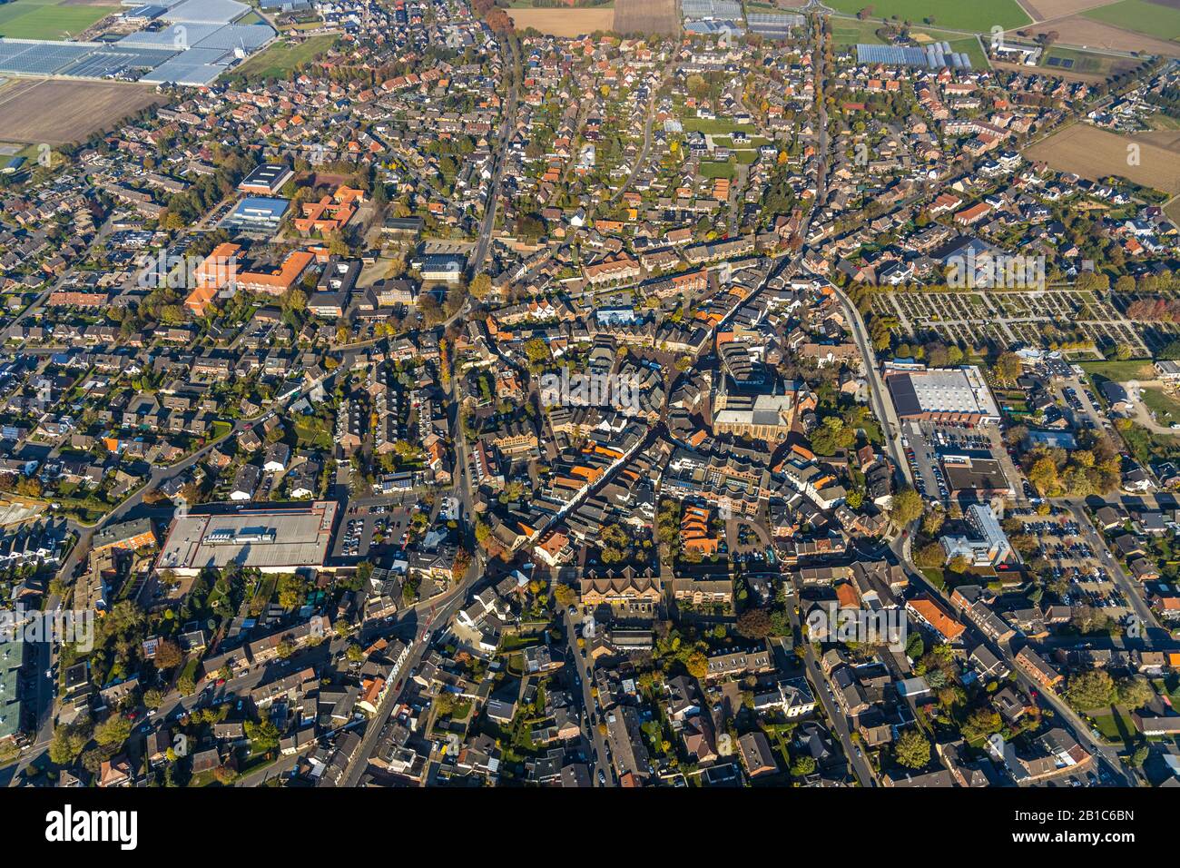 Aerial view, village view Straelen, historically restored old town, cemetery, catholic church St. Peter and Paul, living and living, Straelen, Niederr Stock Photo