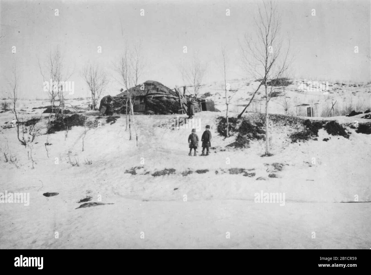 Gamme i vinterlandskap,Sandnesdalen, Sør-Varanger, Finnmark, ca. 1900-1910 Stock Photo