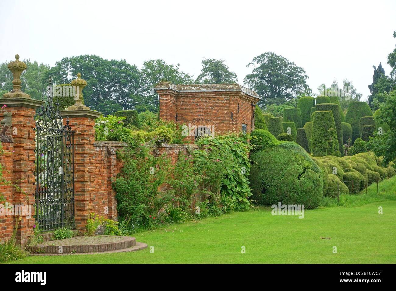 Gardens Packwood House Warwickshire, England Stock Photo Alamy