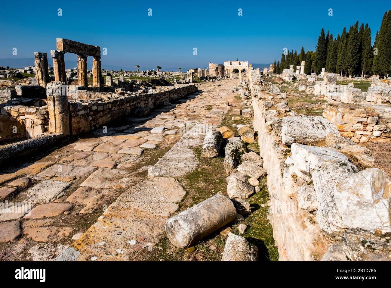 Ruins Of Hierapolis An Ancient Greek City Stock Photo Alamy ruins-of-hierapolis-an-ancient-greek-city-stock-photo-alamy