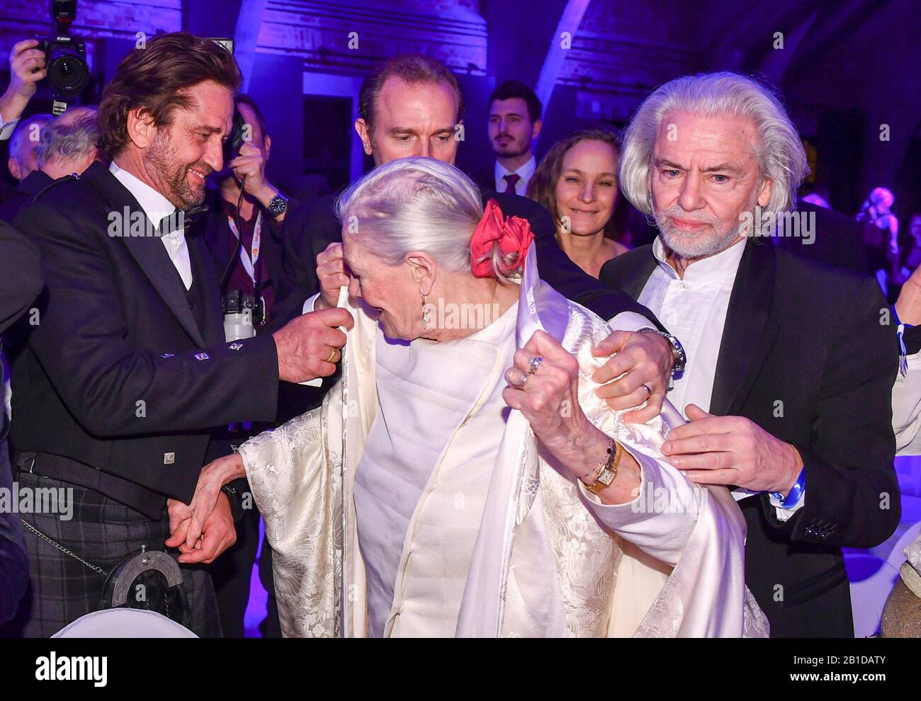 Berlin, Germany. 23rd Feb, 2020. 70th Berlinale, Cinema for Peace Gala: actor Gerard Butler (l-r), director Vanessa Redgrave, Carlo Gabriel Nero, the son of Vanessa Redgrave and Franco Nero, and Hermann Bühlbecker. The International Film Festival takes place from 20.02. to 01.03.2020. Credit: Jens Kalaene/dpa-Zentralbild/dpa/Alamy Live News Stock Photo