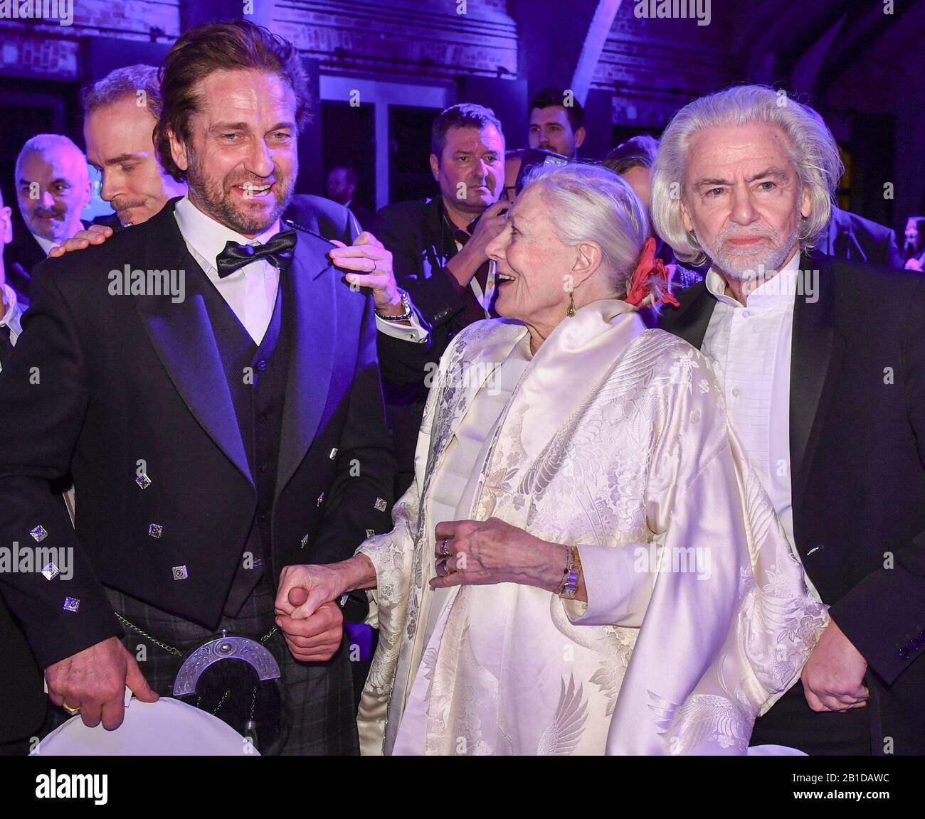 Berlin, Germany. 23rd Feb, 2020. 70th Berlinale, Cinema for Peace Gala: Carlo Gabriel Nero (l-r), the son of Vanessa Redgrave and Franco Nero, actor Gerard Butler, director Vanessa Redgrave and Hermann Bühlbecker The International Film Festival takes place from 20.02. to 01.03.2020. Credit: Jens Kalaene/dpa-Zentralbild/dpa/Alamy Live News Stock Photo