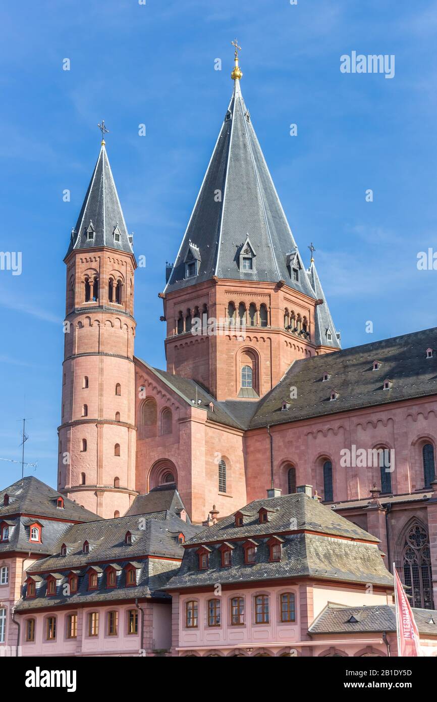 Historic houses and cathedral towers at the market square of Mainz, Germany Stock Photo