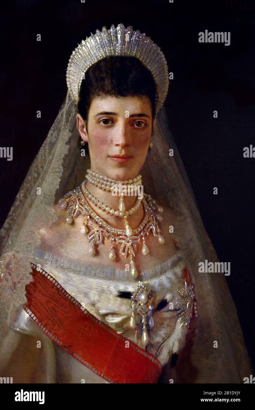 Portrait of Empress Maria Feodorovna holding fan Oil painting Kramskoy Ivan 