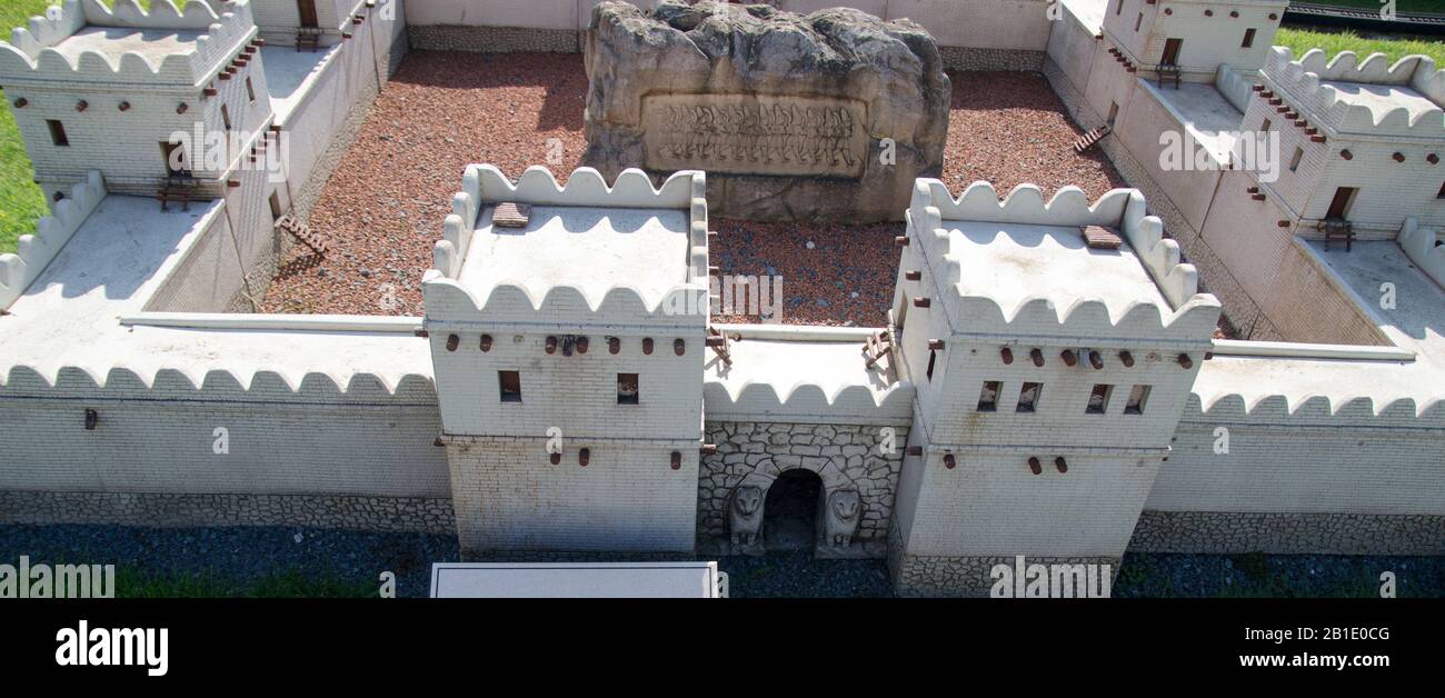 O Portão Do Leão No Sudoeste De Hattusa é Uma Cidade Antiga Localizada  Perto De Bogazale Moderno Na Província Do Coro De Turkeyrsq Foto de Stock -  Imagem de escultura, antigo: 255079008