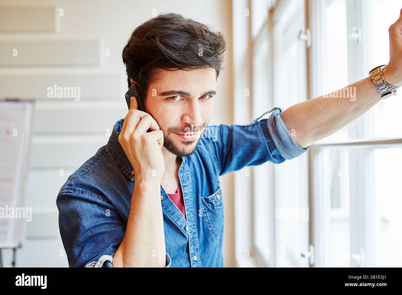 Man smartphone making phone hi-res stock photography and images - Alamy