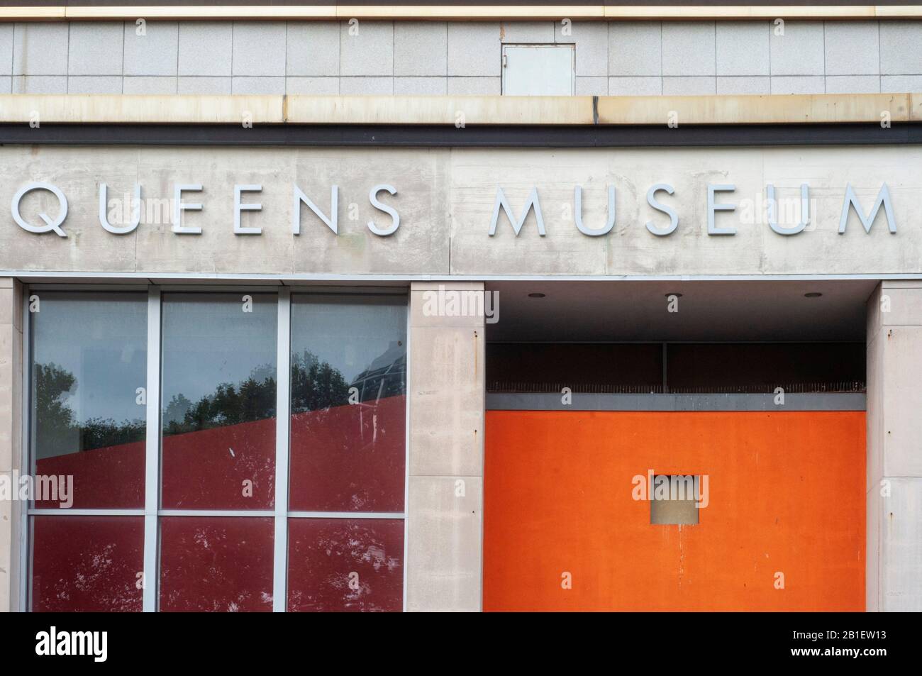 The newly renovated Queens Museum of Art, formerly the New York City Pavilion in the 1939 and 1954 World's Fairs. Queens Museum of art in Flushing Mea Stock Photo