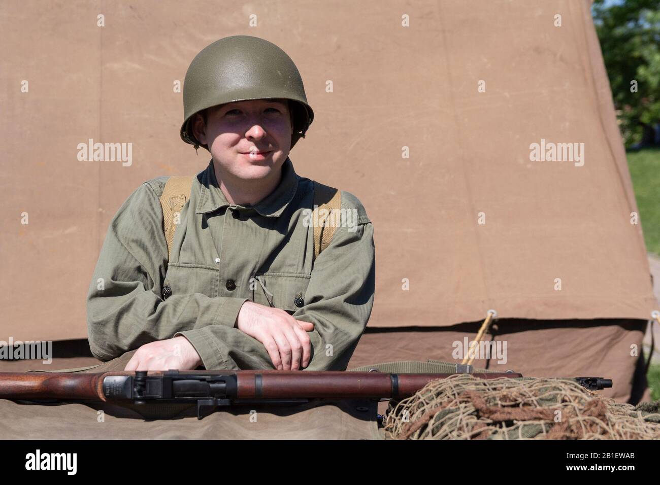 Us army helmet world war ii hi-res stock photography and images - Alamy