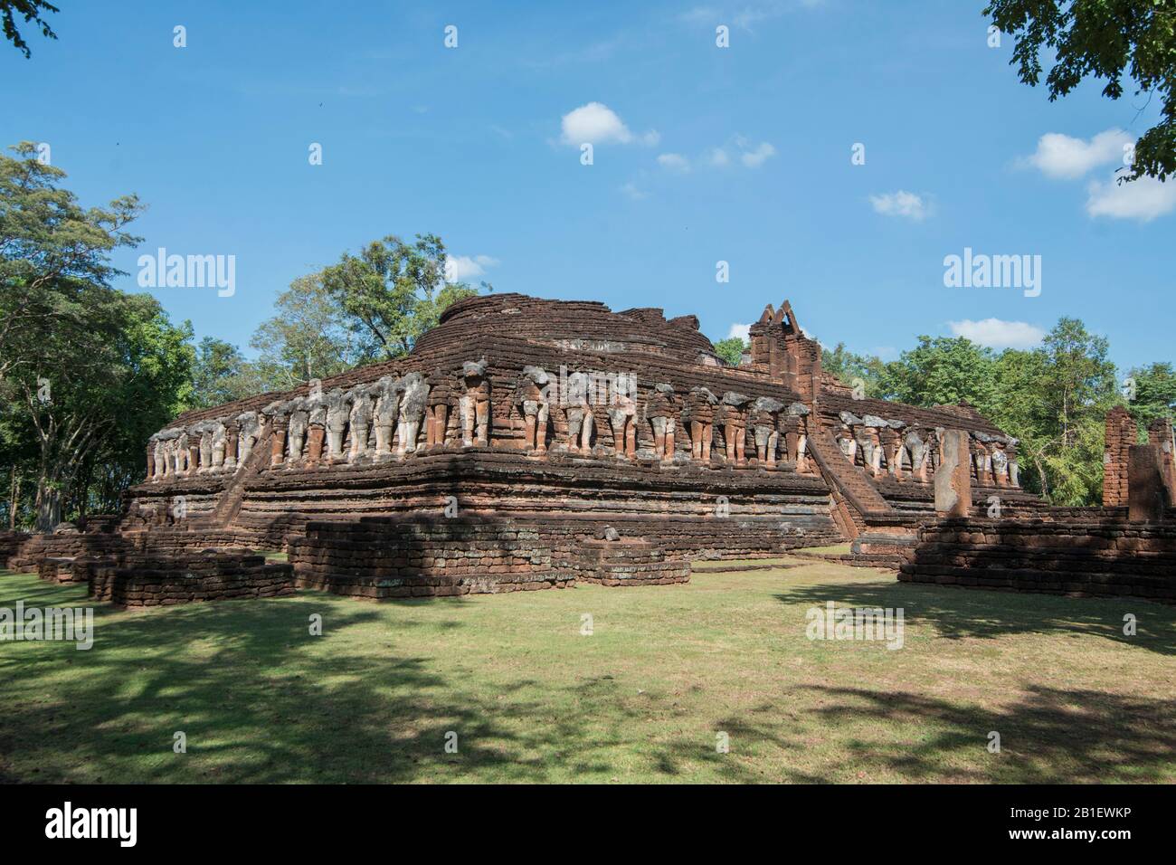 The Wat Chang Rob Temple in the town of Kamphaeng Phet in the Kamphaeng  Phet Province in North Thailand. Thailand, Kamphaeng Phet, November, 2019  Stock Photo - Alamy