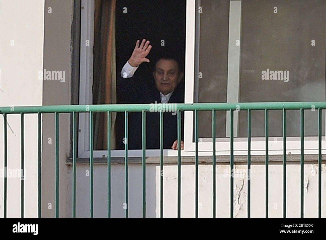 Cairo. 25th Apr, 2016. File photo taken on April 25, 2016 shows Hosni Mubarak waving to his supporters as they gather in front of Maadi Military Hospital where Mubarak is house arrested in Cairo, Egypt. Egyptian former President Hosni Mubarak has died at the age of 91 after suffering a long illness, state-run Nile TV reported on Tuesday. Credit: Zhao Dingzhe/Xinhua/Alamy Live News Stock Photo