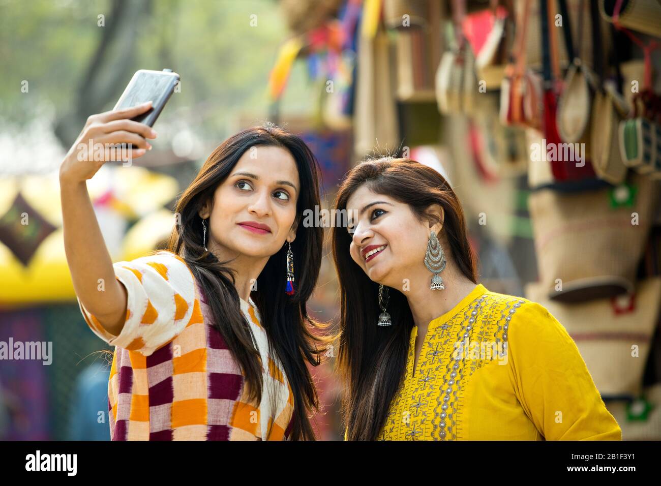Two women taking selfie hi-res stock photography and images - Alamy
