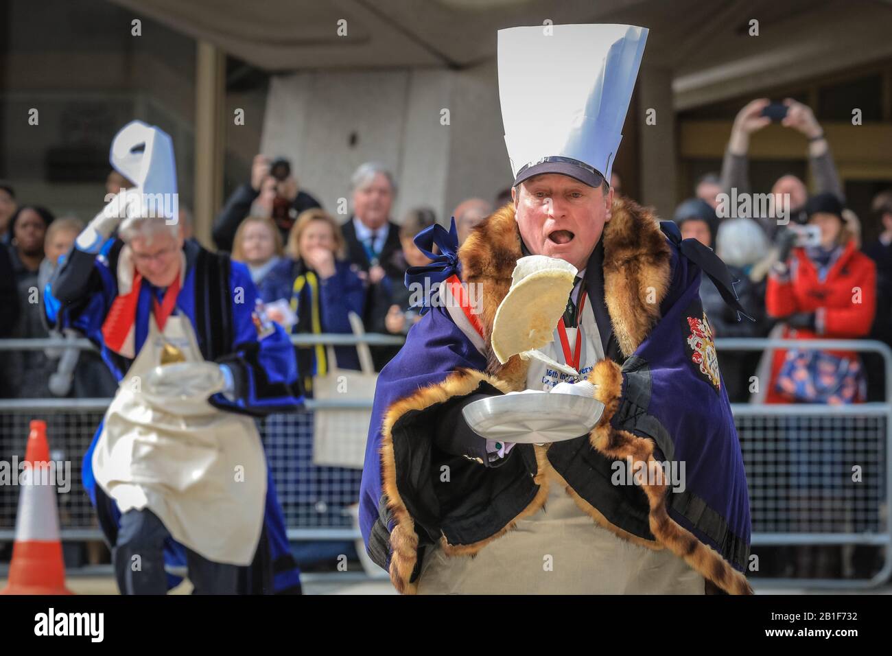 Guildhall, London, UK. 25th Feb, 2020. The contestants race with their