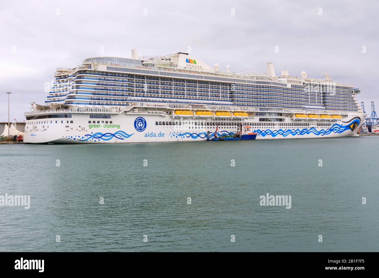 Aida Nova 'AIDAnova' cruise ship, large cruise liner with 'Blauer Engel '  mark, docked in Las Palmas de Gran Canaria, Canary Islands,Spain Stock  Photo - Alamy