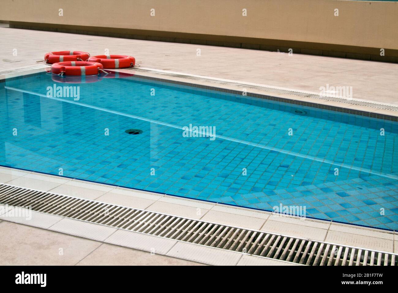 Dubai-Swimming pool mosaic at Building in Al Barsha 3 Stock Photo