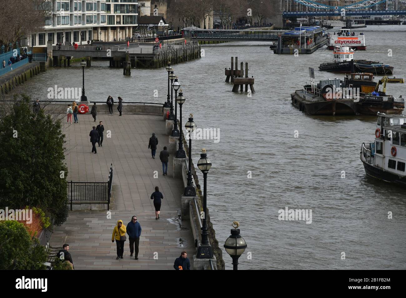 London, river thames or isis flows southern england including London ...