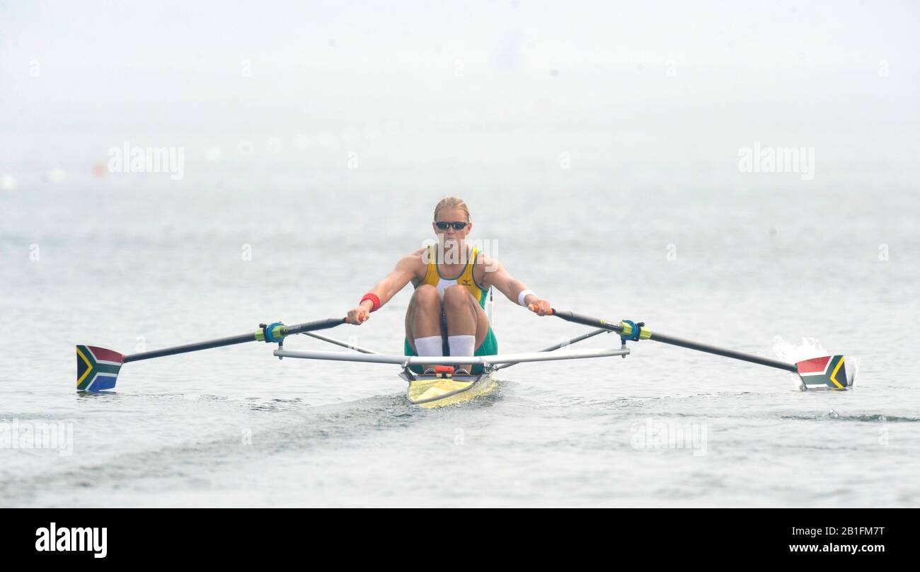 Shunyi, CHINA. RSA W1X,  Rika GEYSER, moves away from the start in her heat of the women's single sculls at the 2008 Olympic Regatta,  Saturday, 09.08.2008  [Mandatory Credit: Peter SPURRIER, Intersport Images] Stock Photo
