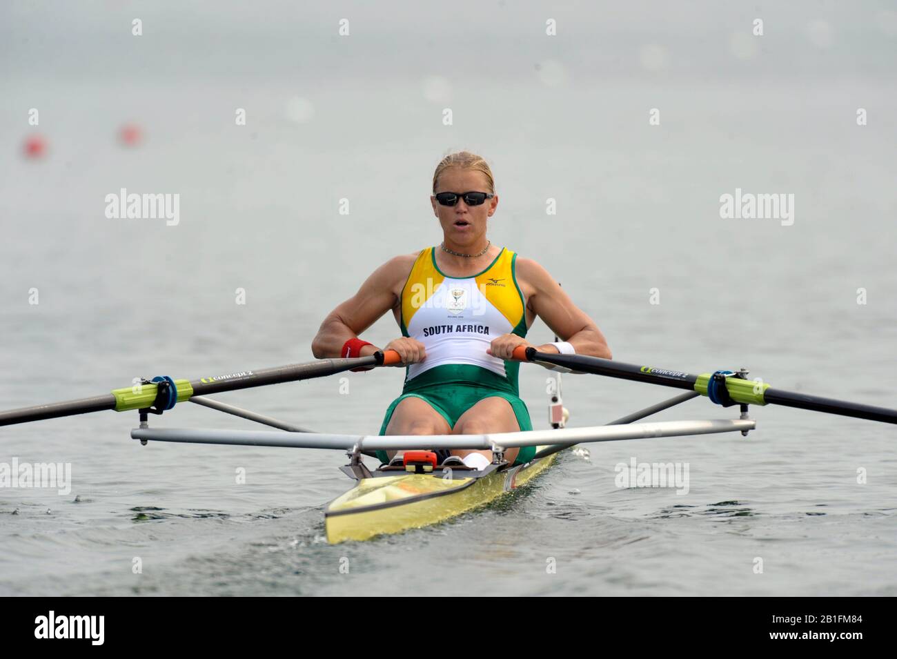 Shunyi, CHINA. RSA W1X,  Rika GEYSER, moves away from the start in her heat of the women's single sculls at the 2008 Olympic Regatta,  Saturday, 09.08.2008  [Mandatory Credit: Peter SPURRIER, Intersport Images] Stock Photo