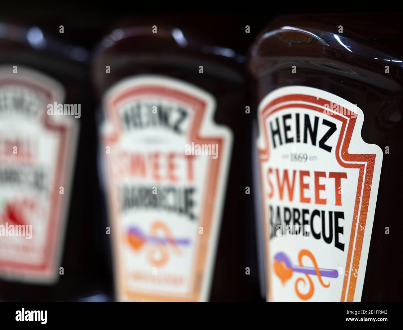 Heinz Sweet Barbecue sauce on a shelf in a store Stock Photo - Alamy