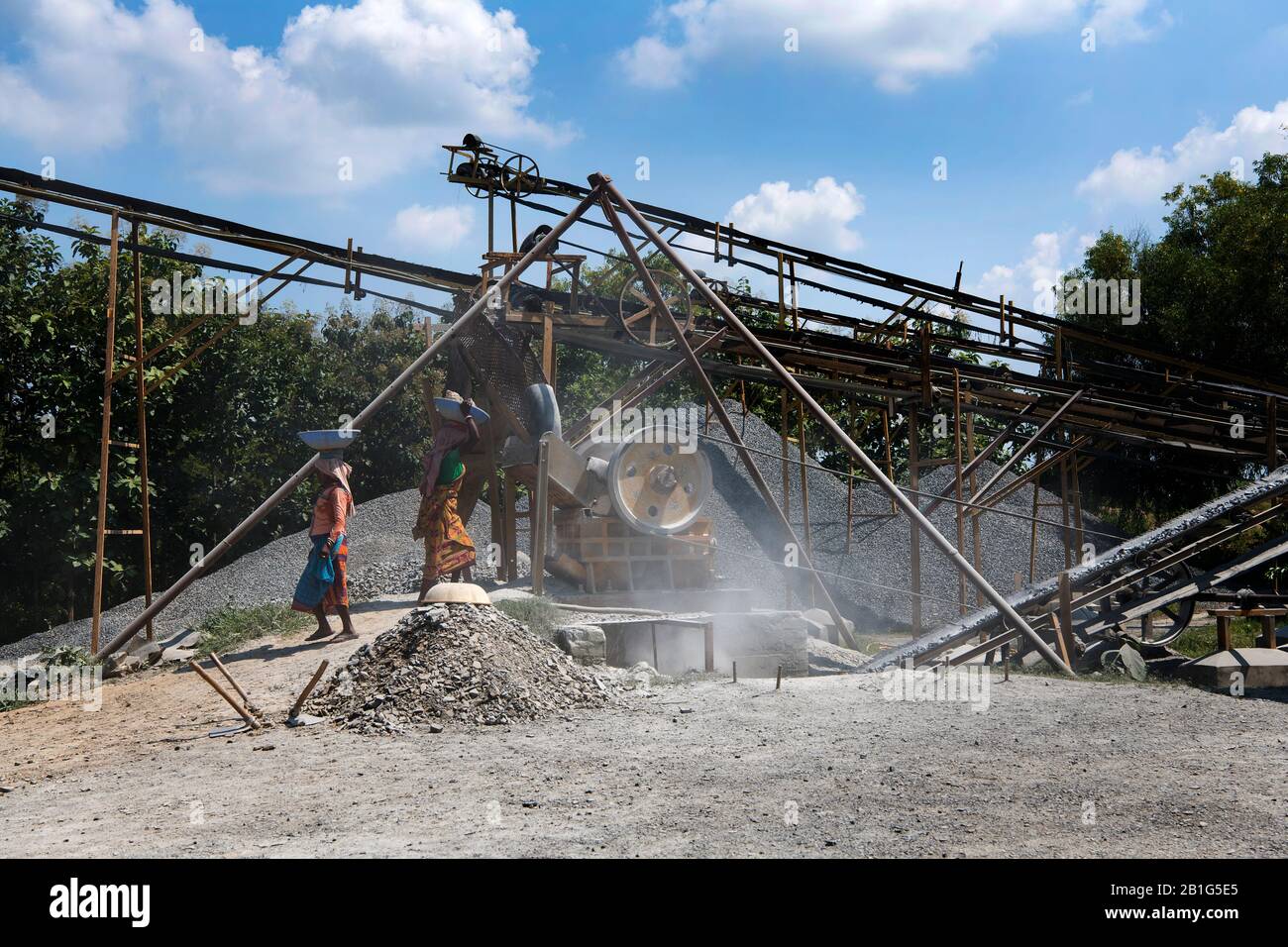 Stone crusher hires stock photography and images Alamy