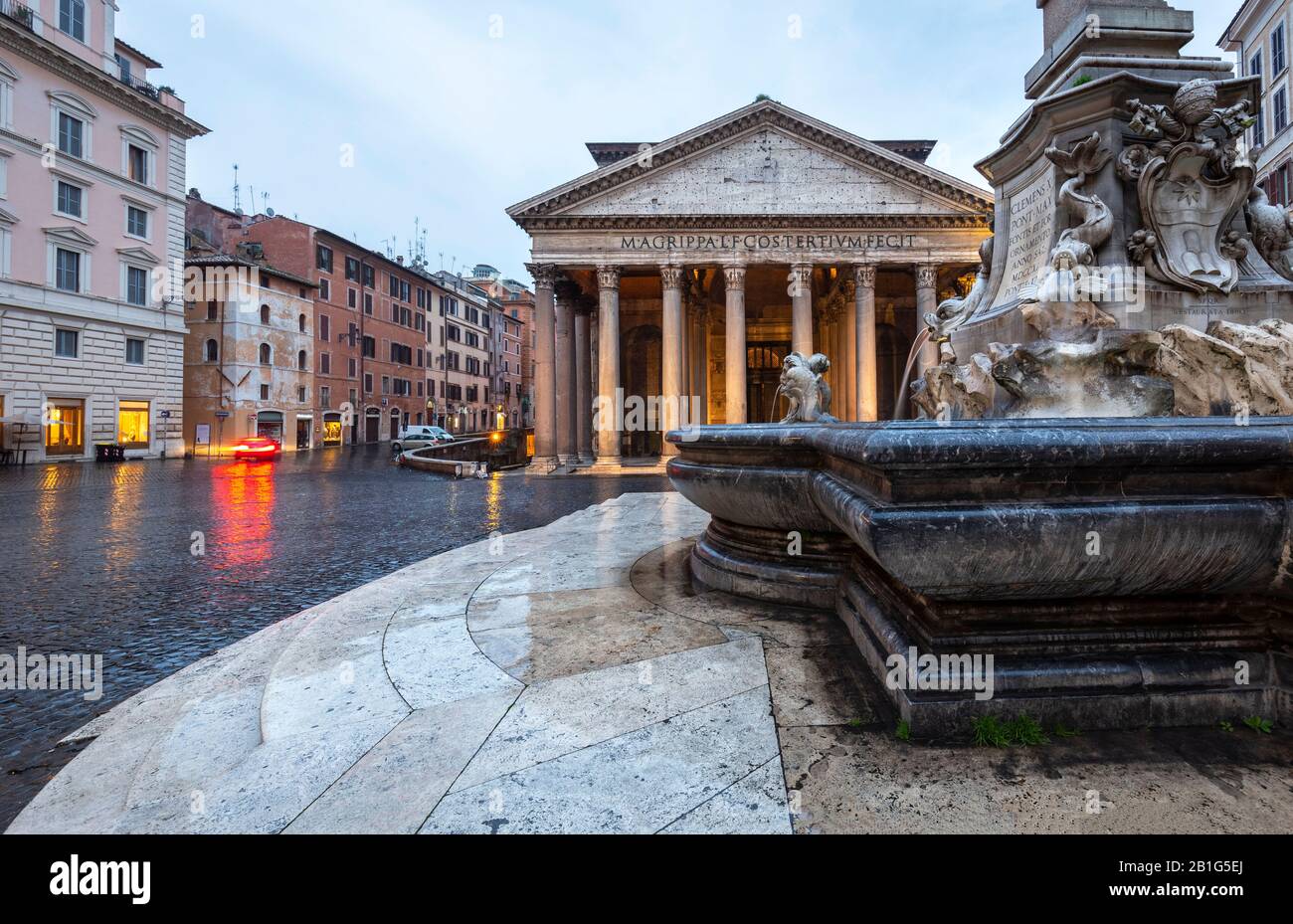 The Fontana del Pantheon and the Pantheon. Rome, Rome district, Lazio, Europe, Italy. Stock Photo