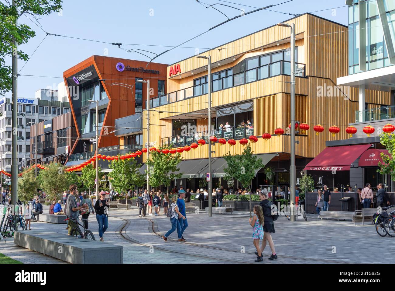 Riverside bars and restaurants on The Avenue by River Avon, Oxford