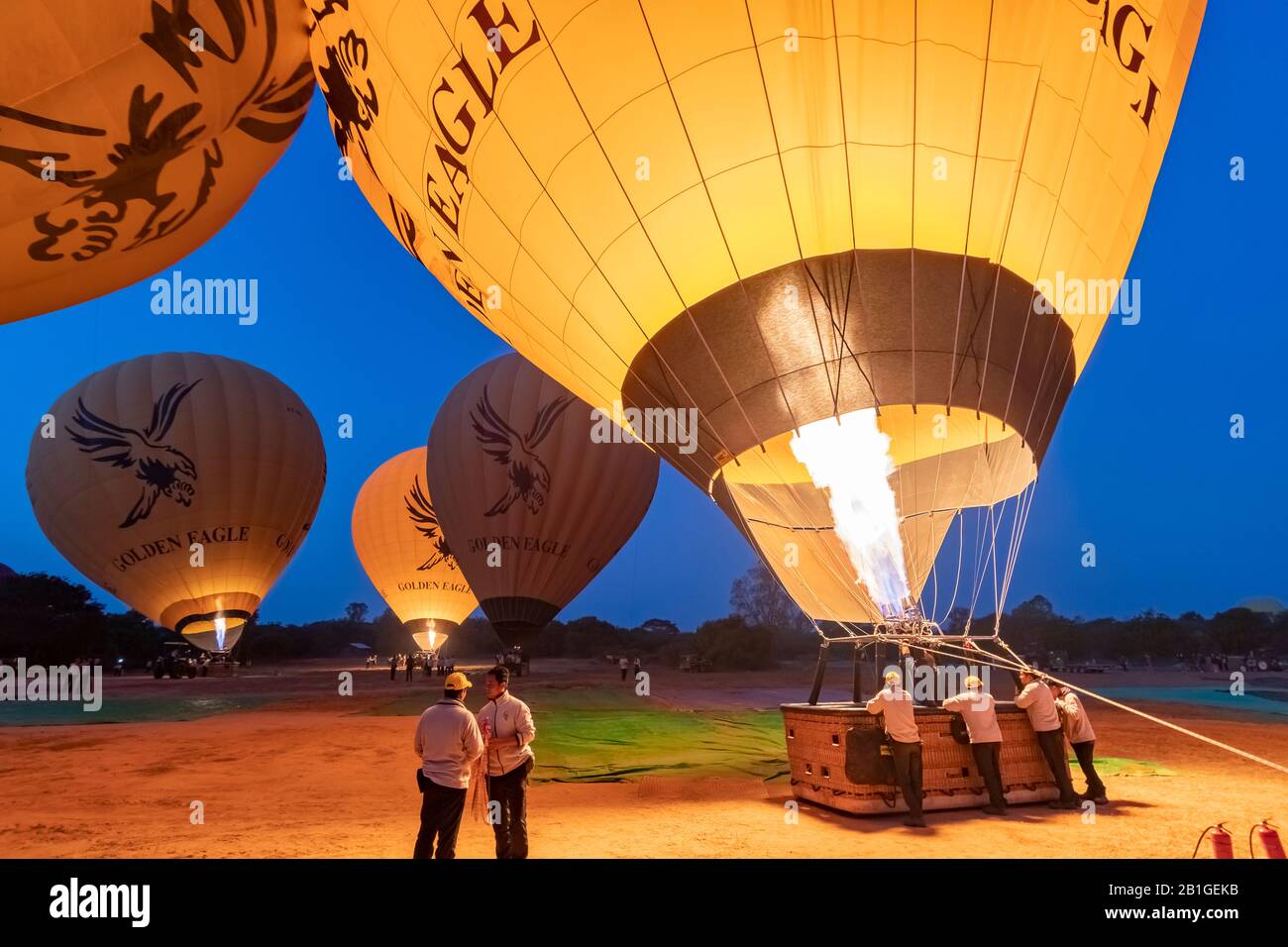 Golden eagle hot air balloon hi-res stock photography and images - Alamy