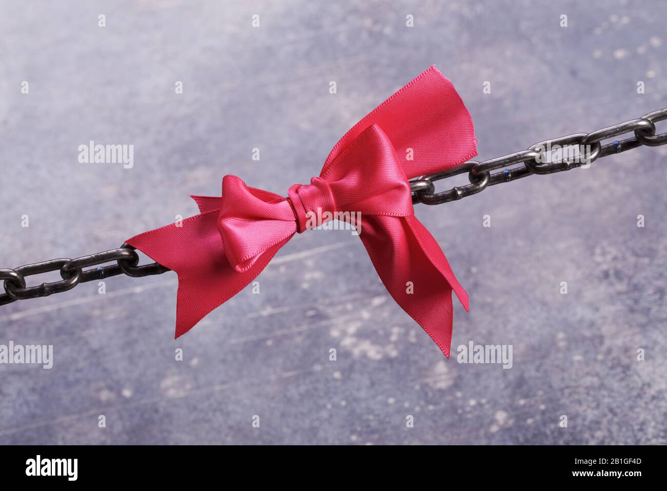 chain bow tie
