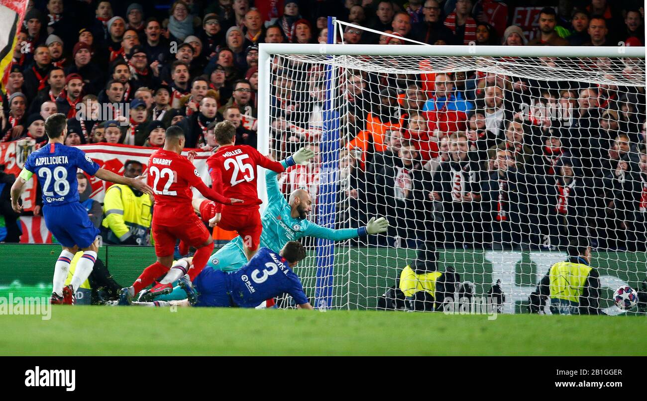 London, UK. 25th Feb 2020.Serge Gnabry of FC Bayern Munich scores his sides first goal during Champion League Round 16 1st Leg between Chelsea and Bayer Munchen at Stanford Bridge Stadium, London, England on 25 February 2020 Credit: Action Foto Sport/Alamy Live News Stock Photo
