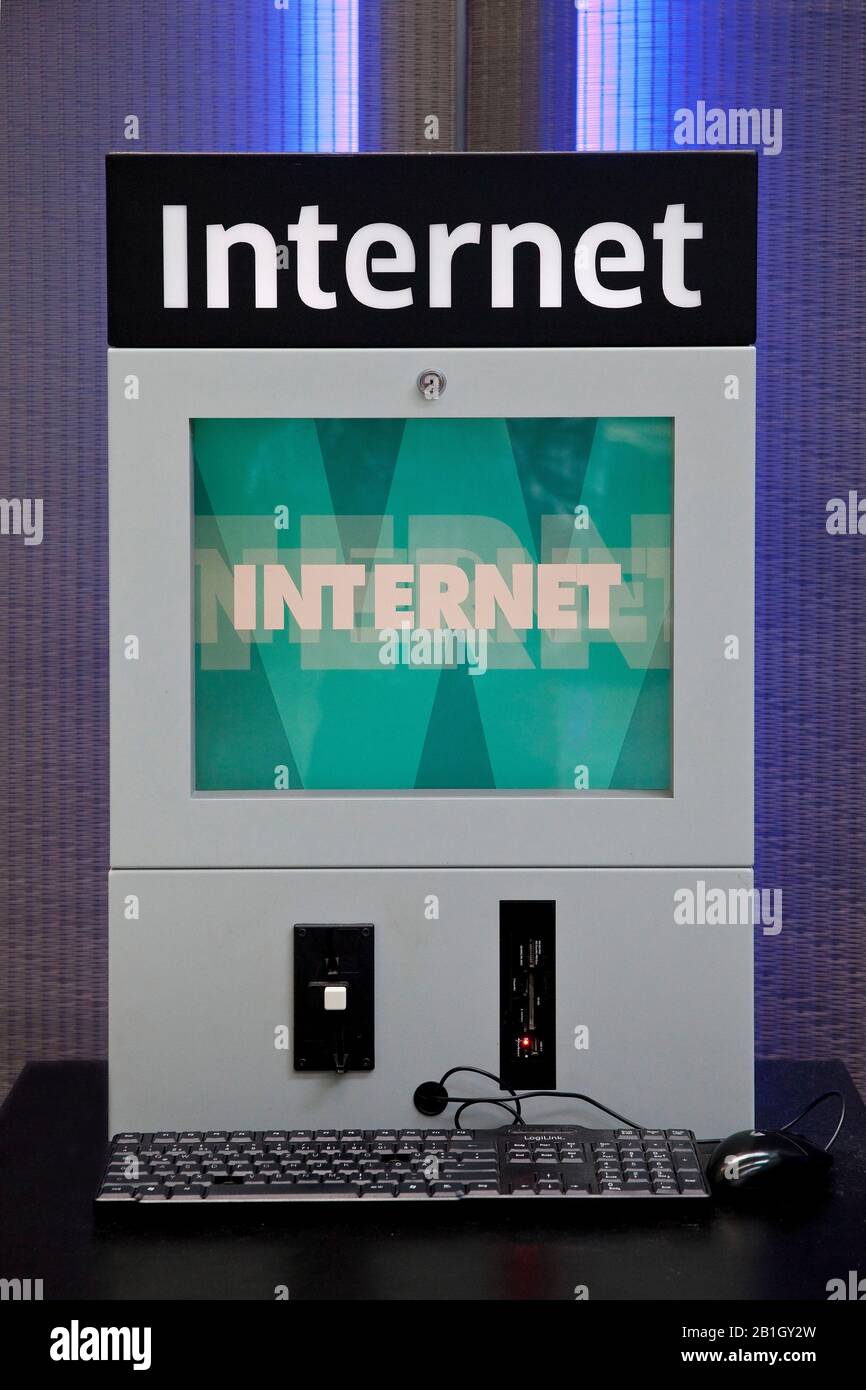Internet service advertisement hi-res stock photography and images - Page 2  - Alamy
