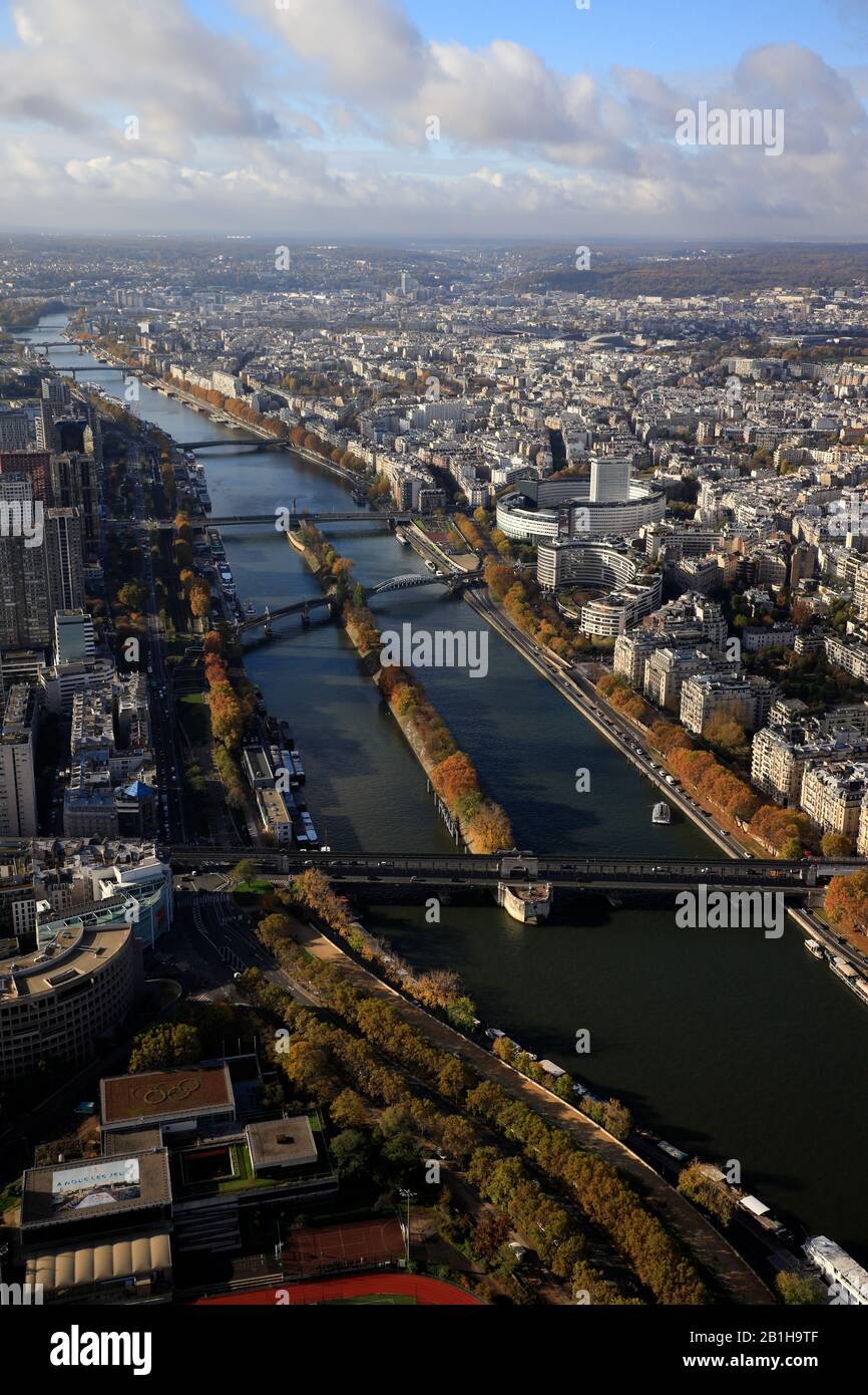 Aerial view of River Seine with Ile aux Cygnes Isle of the Swans in middle and Maison de la Radio in 16th arrondissement in the background.Paris.France Stock Photo