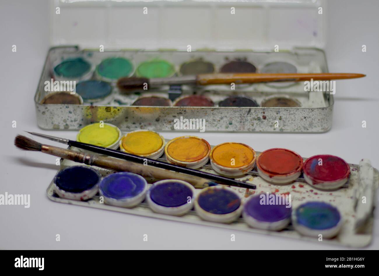 Watercolor Brush Set with Warm Water Color Pallet Stock Photo - Image of  paints, painting: 169096542