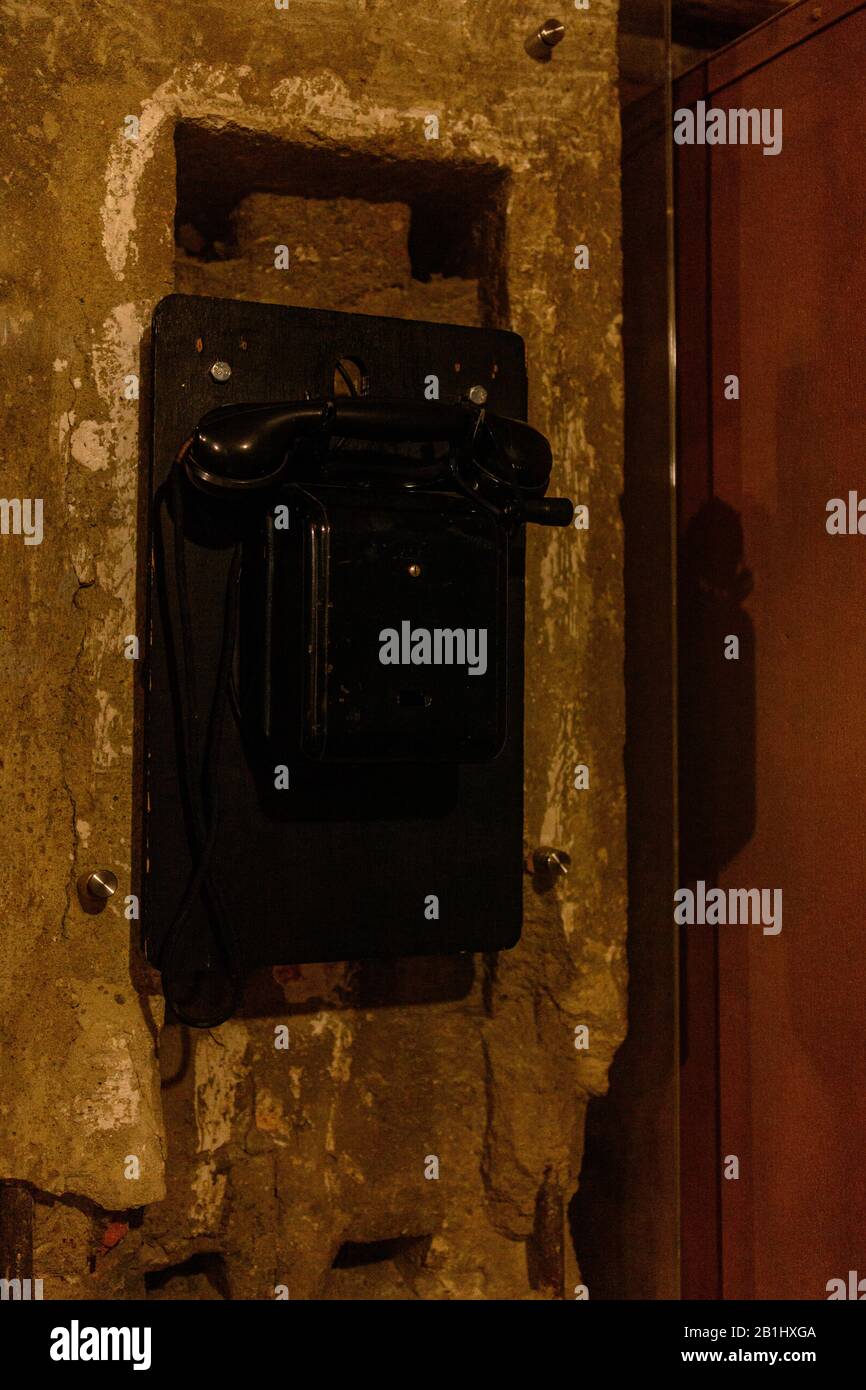 Text message old vintage cell phone hires stock photography and images