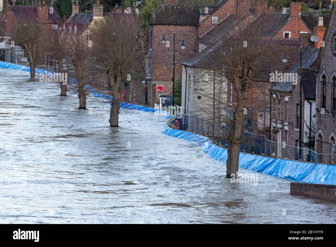 Flood Barriers Go Up In Ironbridge As River Severn On The Rise – SOVRNY