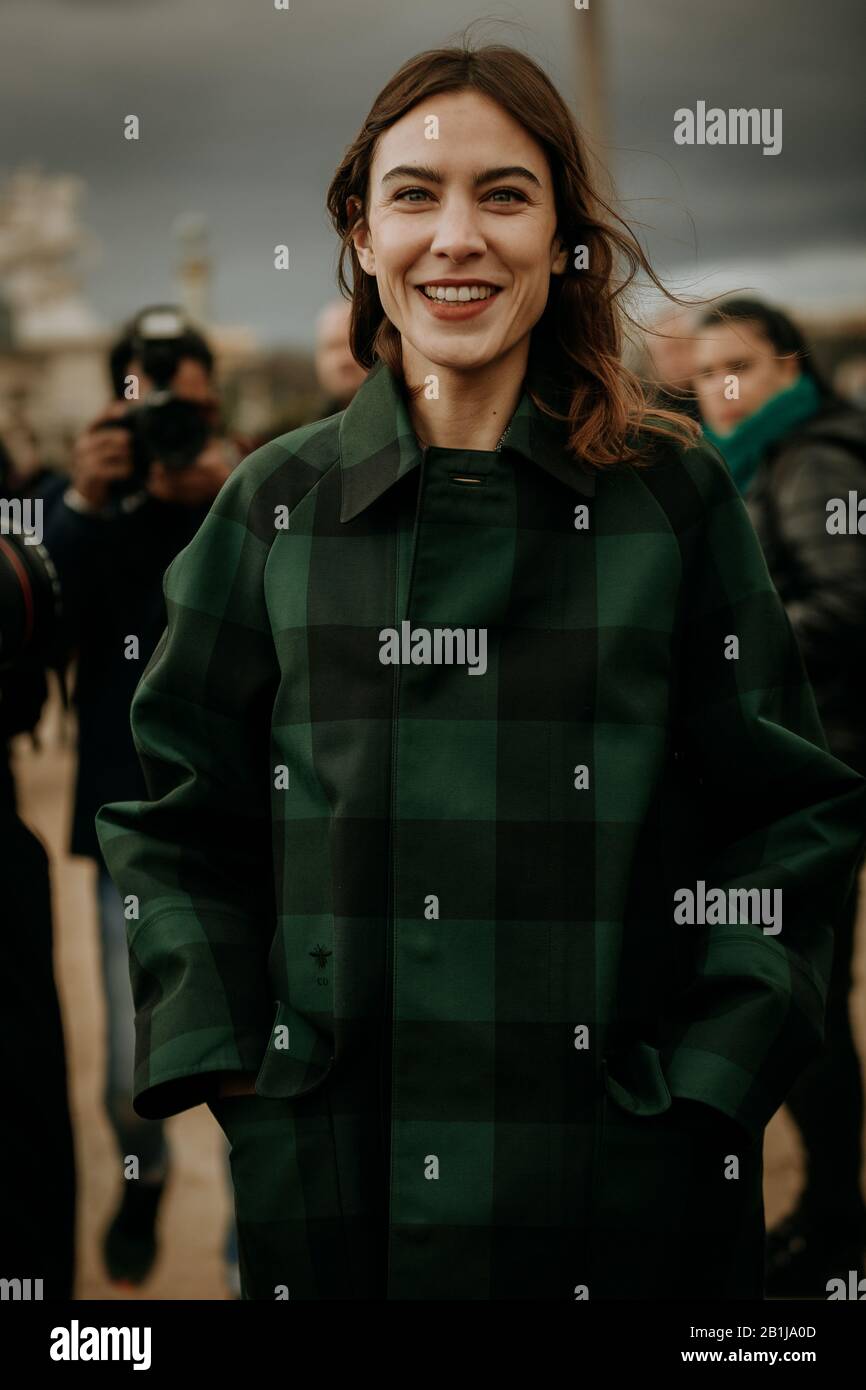 32+ Alexa Chung Street Style 2021 Pics