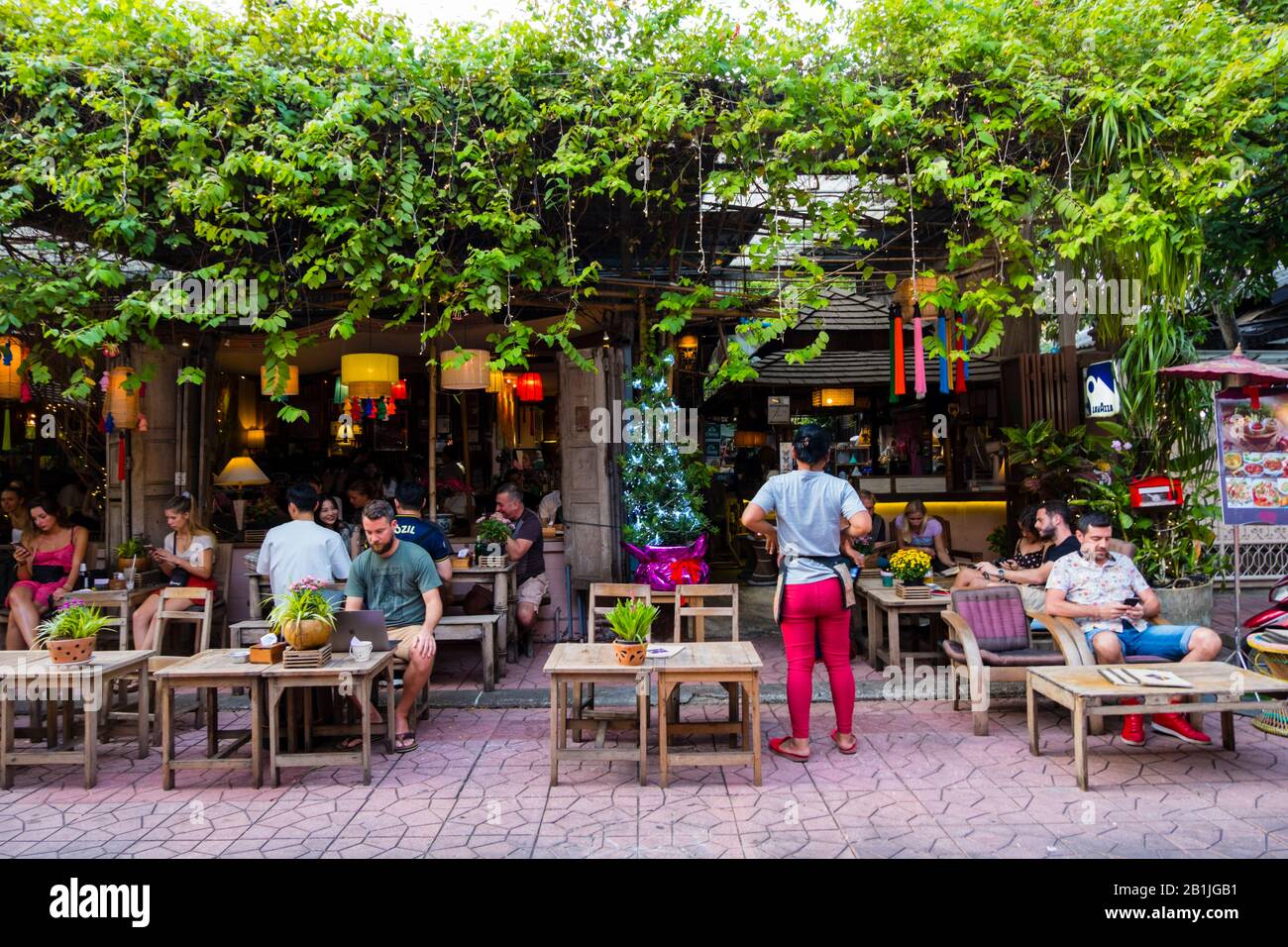 Bar restaurant terrace, Soi Rambuttri, Banglamphu, Bangkok, Thailand Stock Photo
