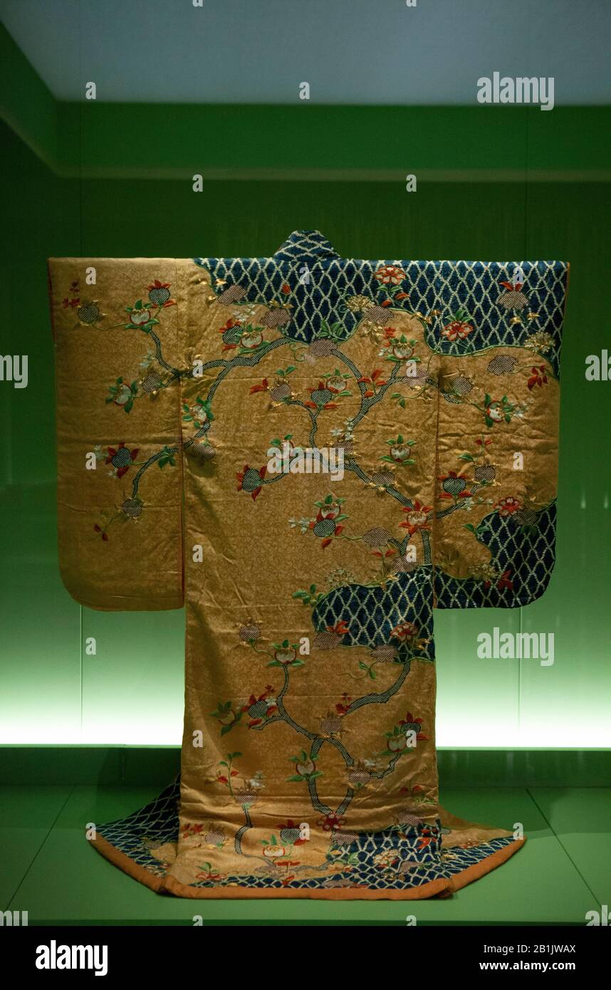 Museums & Galleries Hardcover Journal – Grande Notebook – 187 X 247mm – Kimono Cranes Oriental V&A Design – Artistic Stationery