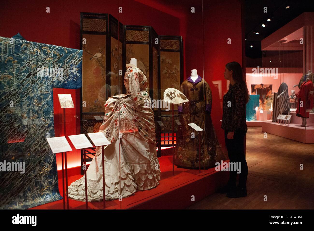 Museums & Galleries Hardcover Journal – Grande Notebook – 187 X 247mm – Kimono Cranes Oriental V&A Design – Artistic Stationery